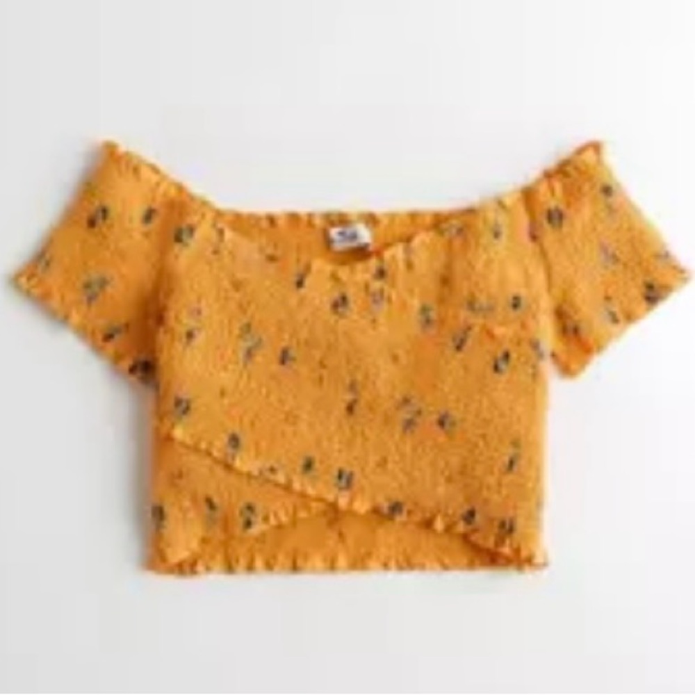 ✨Host Pick✨HOLLISTER - Smocked Wrap Off-The-Shoulder Crop Top (L)